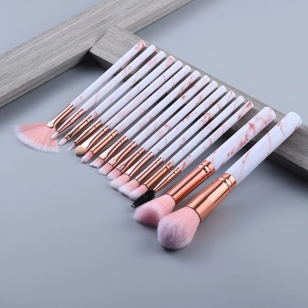 Flo Multifunctional Makeup Brush
