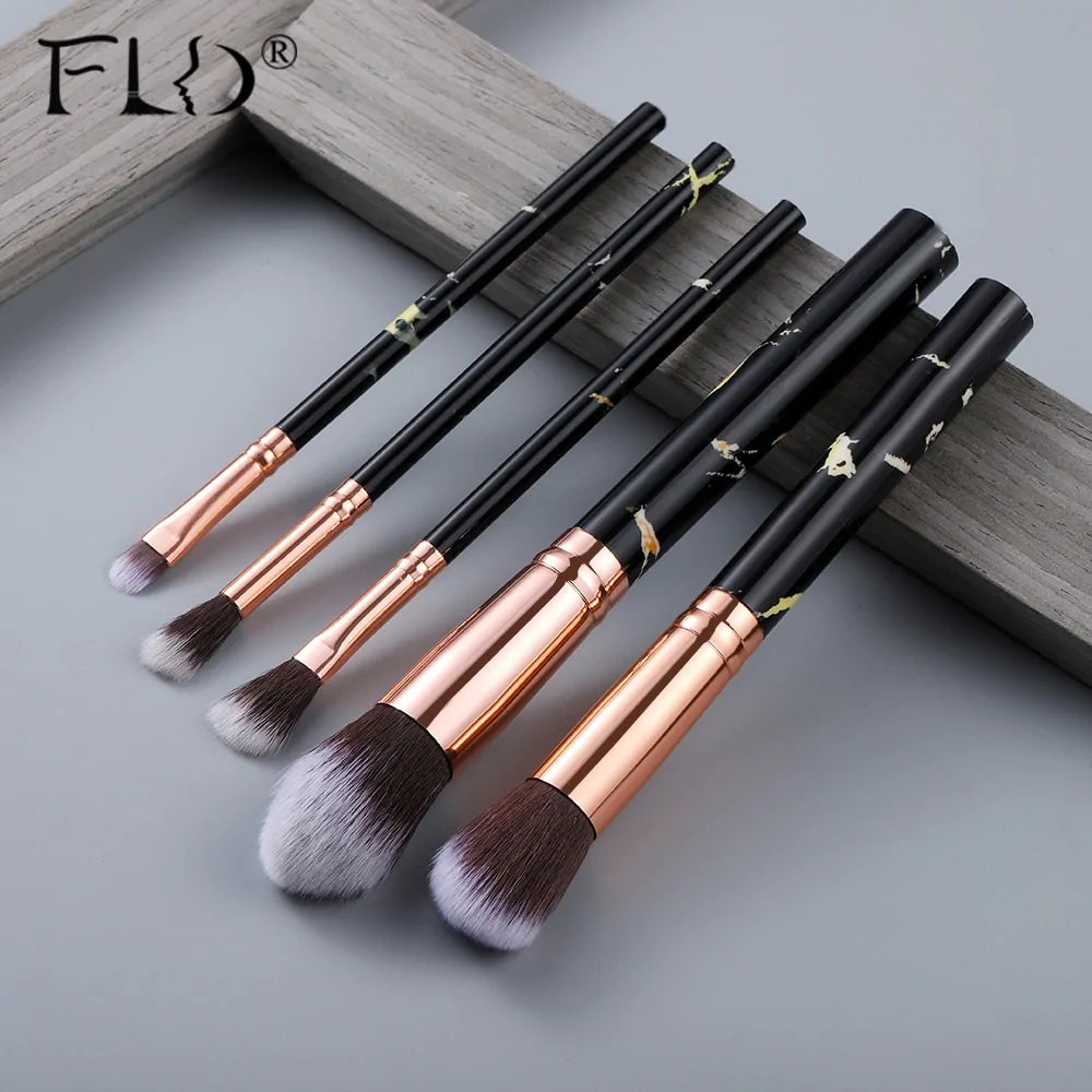 Flo Multifunctional Makeup Brush